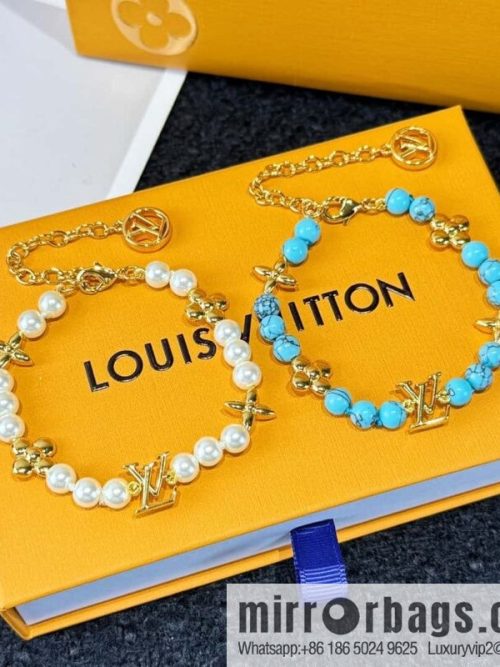 ❗️New ❗️ ☀ Louis Vuitton LV letter bracelet ☀