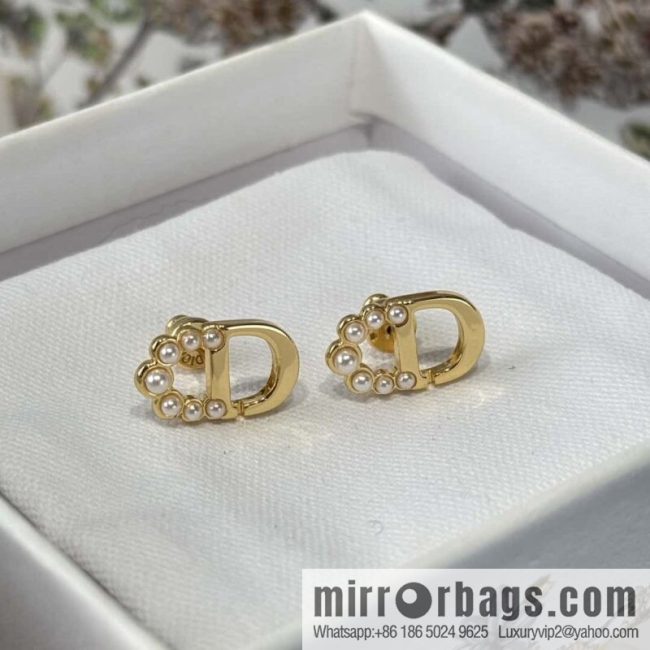 New ☑️ DIOR CD pearl stud earrings
