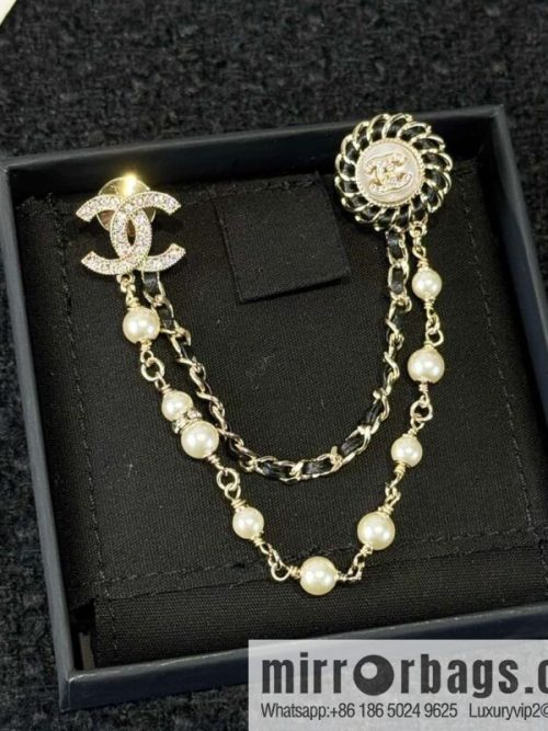 ❗️New ❗️ ☀️ New ☑️ Chanel Double C Pearl Double Brooch ☀️