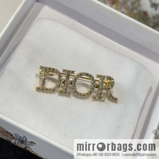 ❗️New ❗️☀️ New ☑️ Dior Dior Full Diamond Alphabet Brooch ☀️