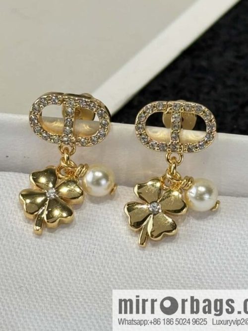 ❗️New ❗️ ☀️ New ☑️ Dior Pearl CD Clover Earrings ☀️