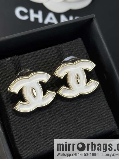 ❗️New ❗️☀️ New ☑️ Chanel C1 double c acrylic stud earrings ☀️
