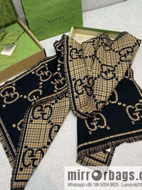 GUCCI 🍂 \"Wool Double Sided Scarf\" Black Gold 660025