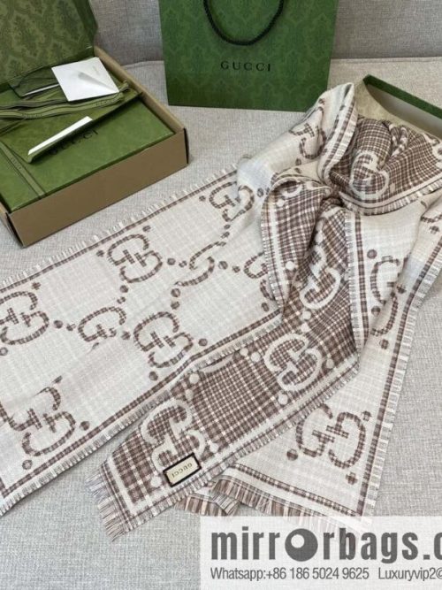 GUCCI \"GG wool jacquard scarf\" ivory white