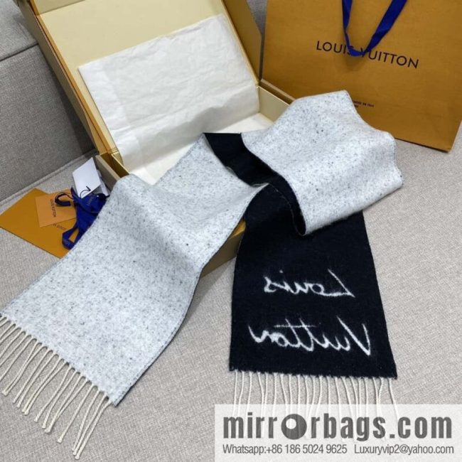 LV \"FLUFFYGRAM Scarf\" M92527