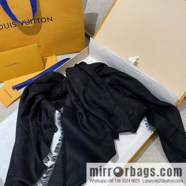 𝐋𝐨𝐮𝐢𝐬 𝐕𝐮𝐢𝐭𝐭𝐨ɴ•『 shine monogram scarf shawl M71329