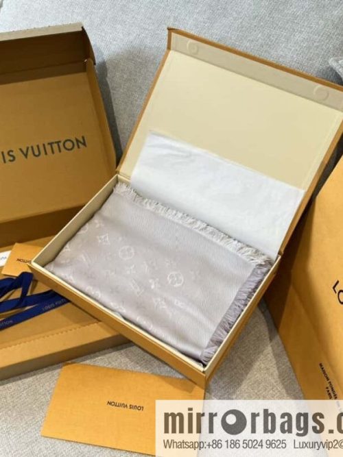 𝐋𝐨𝐮𝐢𝐬 𝐕𝐮𝐢𝐭𝐭𝐨ɴ•『 shine monogram scarf shawl M71336