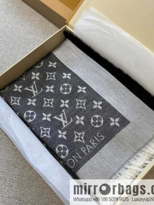 𝐋𝐨𝐮𝐢𝐬 𝐕𝐮𝐢𝐭𝐭𝐨ɴ•『 shine monogram scarf shawl M71378
