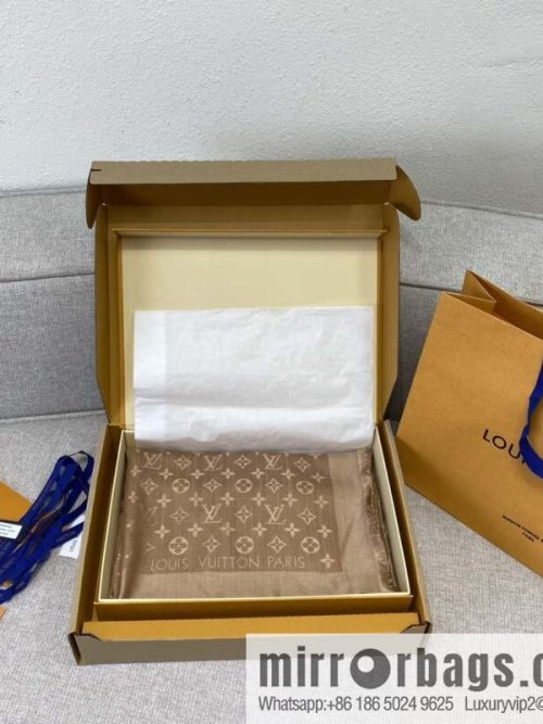 𝐋𝐨𝐮𝐢𝐬 𝐕𝐮𝐢𝐭𝐭𝐨ɴ•『 shine monogram scarf shawl M77630