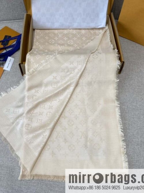 𝐋𝐨𝐮𝐢𝐬 𝐕𝐮𝐢𝐭𝐭𝐨ɴ•『 shine monogram scarf shawl M78144