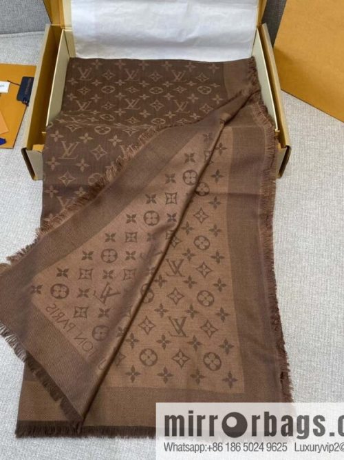 𝐋𝐨𝐮𝐢𝐬 𝐕𝐮𝐢𝐭𝐭𝐨ɴ•『 shine monogram scarf shawl M77357