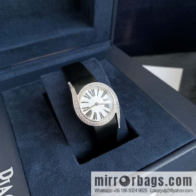 The small 26mm Earl Glitter model is online. Women\'s Diamond Watch from Limelight Gala Collection