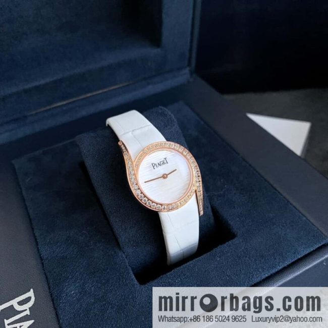 The small 26mm Earl Glitter model is online. Women\'s Diamond Watch from Limelight Gala Collection