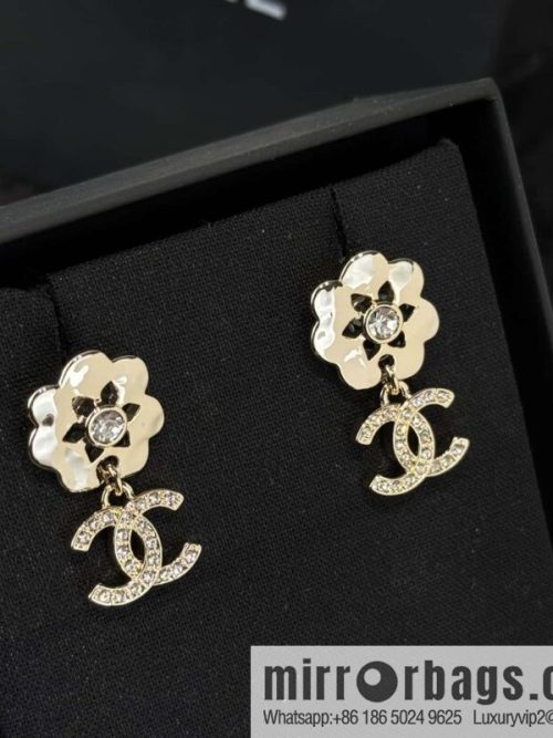 ❗️New ❗️☀️ New ☑️ Chanel C2 double c flower stud earrings ☀️