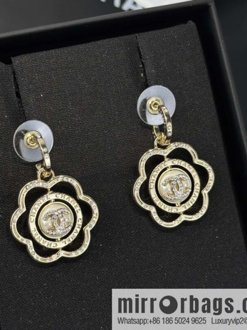 ❗️New ❗️ ☀️ new ☑️ chanel c2 double c flower stud earrings ☀️