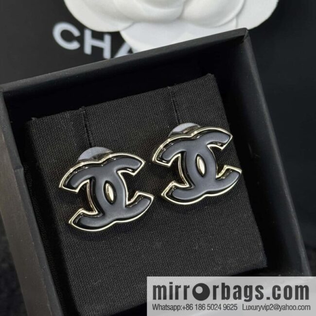 wsxc1740416248666_0-800x800ylewf0pa5vo1500_20250625101408.jpg ❗️New ❗️☀️ new ☑️ chanel c1 double c black stud earrings ☀️