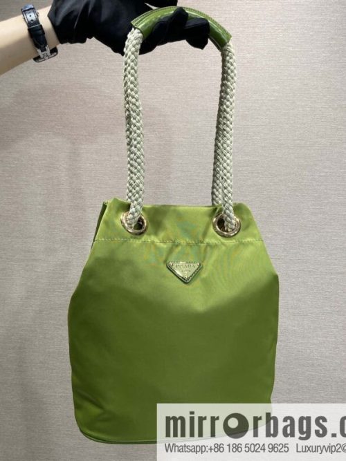 PRADA 🎉 new bucket bag 🎉 1BE082 catwalk model🎉🎉