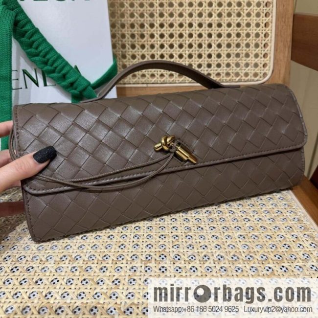 BV Andiamond clutch 741511 pine cone brown