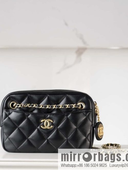 𝐂𝐡𝐚𝐧𝐞𝐥 𝟐𝟒𝐤 Coin Camera Bag, Small, Black 🖤 AS5190