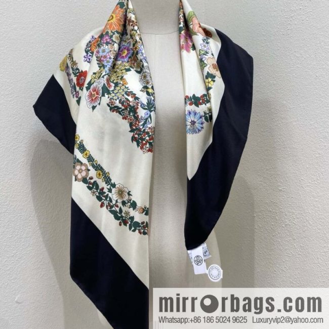 HERMES \"Gorgeous Bridle Floral Edition 90 Square Towel\"