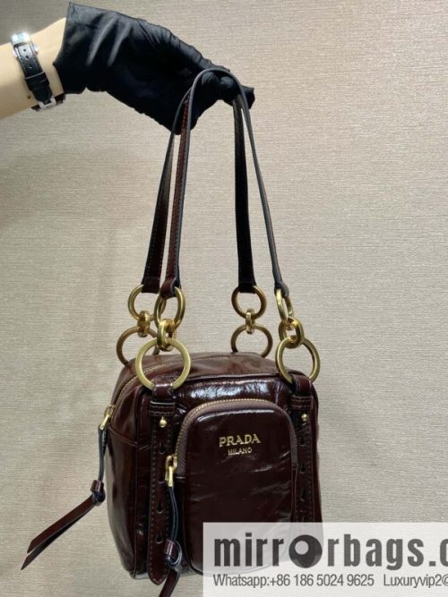PRADA 🎉 new oil wax skin 🎉 1BB137 S🎉