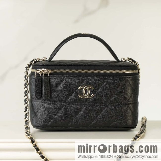 𝐂𝐡𝐚𝐧𝐞𝐥 𝟐𝟓𝐜 new, handle box bag, black gold lychee cow 🖤 AP4404