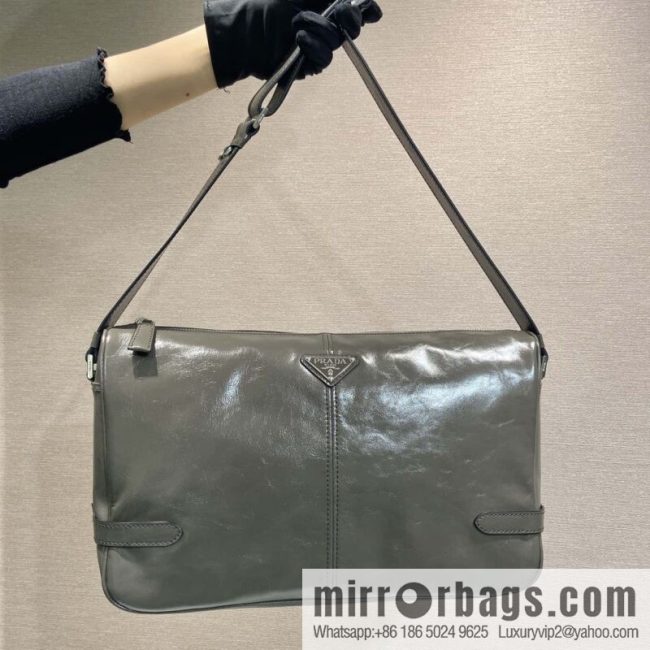 PRADA 🎉 new oil wax leather 🎉 2VH187 messenger bag🎉🎉