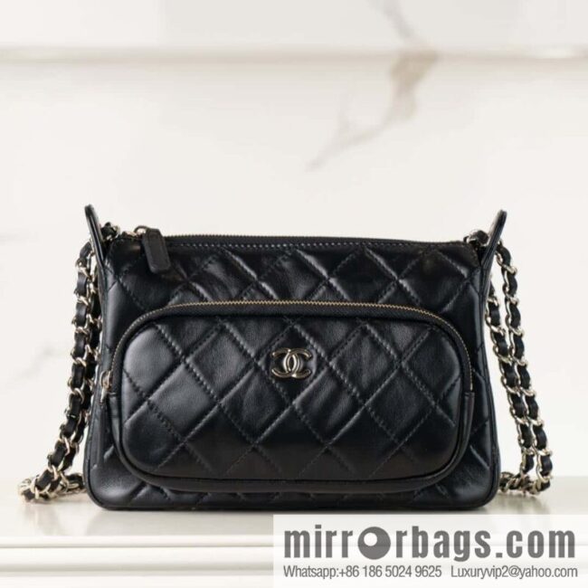 wsxc1742659642387_0-800x800nktghy0adgw67916_20250630131108.jpg 𝐂𝐡𝐚𝐧𝐞𝐥 𝟐𝟓𝐜 early spring new models, camera bag, black gold 🥂 AP4349