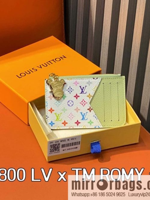 [Original order boutique] M13800 green white color, card bag, card clip wallet, the new LV x TM ROMY card clip of the season.