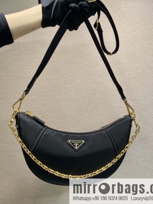 PRADA 🎉 new crescent bag 🎉 1BH222 multifunctional 🎉🎉 black