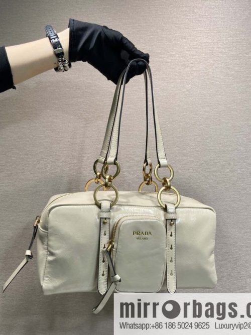 PRADA 🎉 new oil wax leather 🎉 1BB138 large🎉🎉