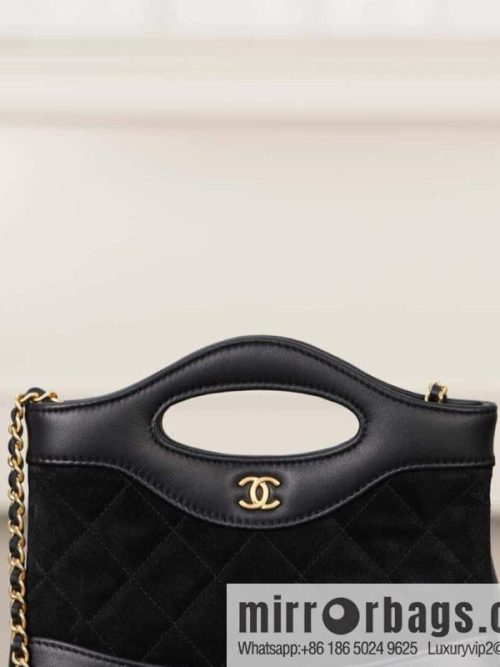 𝐂𝐡𝐚𝐧𝐞𝐥 𝟐𝟓𝐏 𝟑𝟏𝐛𝐚𝐠 𝐧𝐚𝐧𝐨 Suede Black 🖤 AP3656