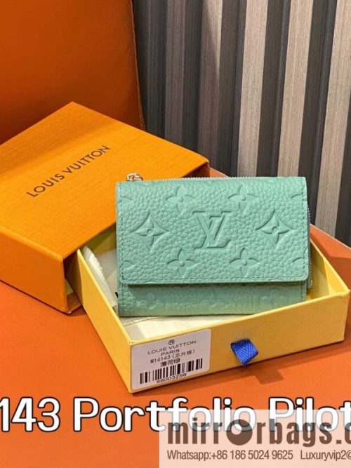 [Original order boutique] M14143 mint green, full leather tri-fold wallet Portfolio Pilot wallet
