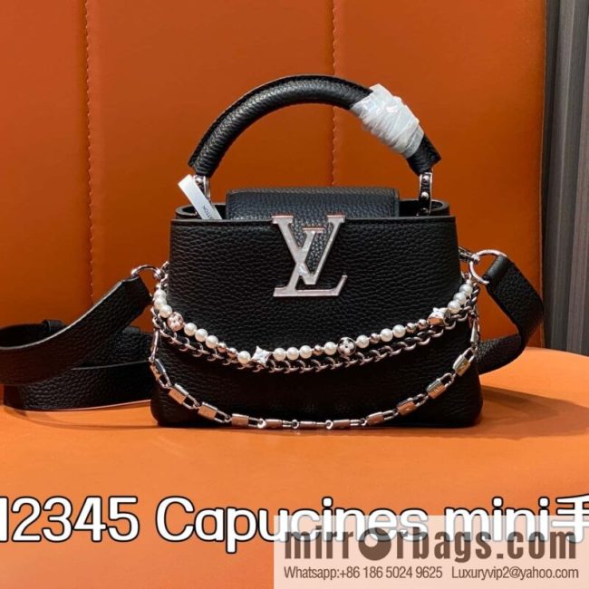 [Boutique‑grade] M12345 black, full leather cap that English model, this Capucines mini handbag
