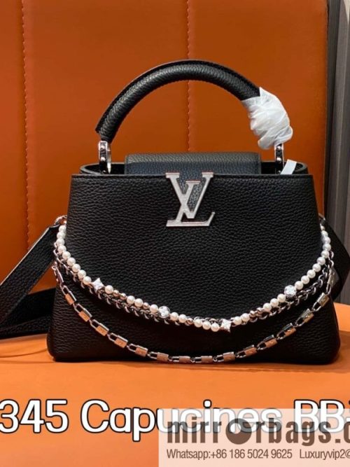 [Original order boutique] M12345 black, full leather cap, this Capucines BB handbag.