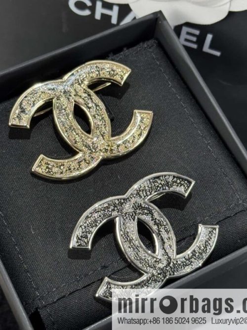 ☀️New ☑️ Chanel Double C Brooch