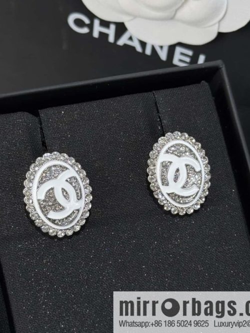 ☀️New ☑️ Chanel double c oval full diamond stud earrings