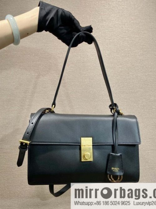 PRADA 🎉 new catwalk model 🎉 1BN023 calfskin 🎉🎉 black