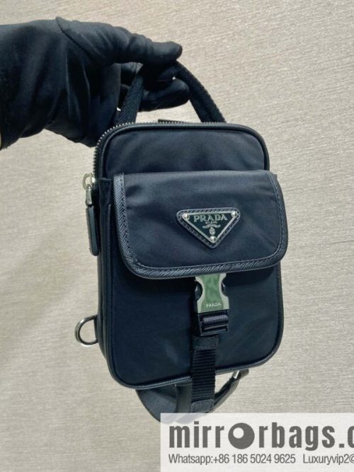 PRADA 🎉 new mobile phone breast bag 🎉 2ZH194🎉🎉
