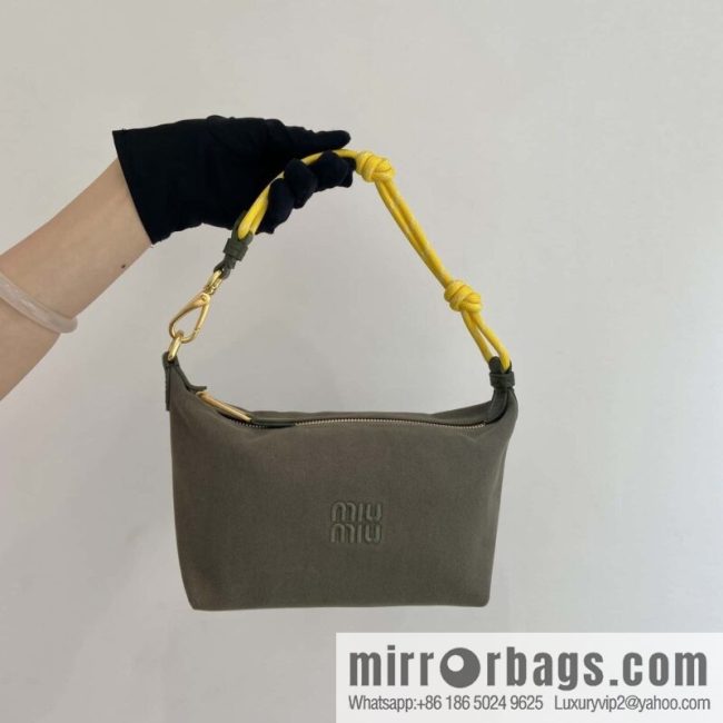 MIUMIU 🎉 new 🎉 5NE841 lunch bag 🎉🎉 green