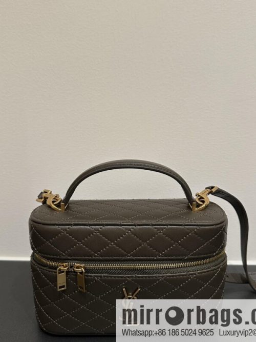 YSL 𝗚𝗔𝗕𝗬 𝗩𝗔𝗡𝗜𝗧𝗬 Mini Sheepskin Clutch Bag 766731 Musk Green