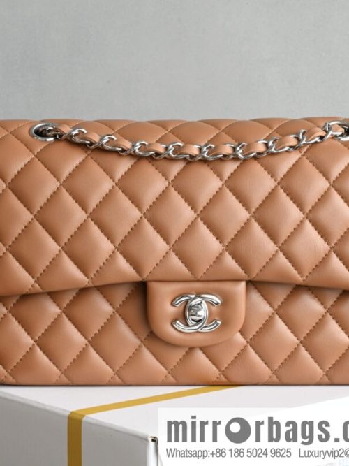CHANEL 𝙲𝚕𝚊𝚜𝚜𝚒𝚌 𝙵𝚕𝚊𝚙 𝙼𝚎𝚍𝚒𝚞𝚖 medium, caramel color A01112 caramel color, silver button