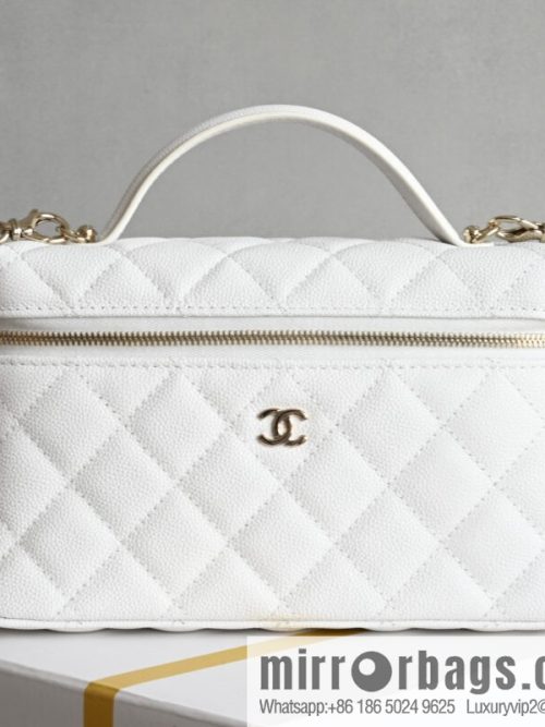CHANEL 25C Box clutch AP4385 white