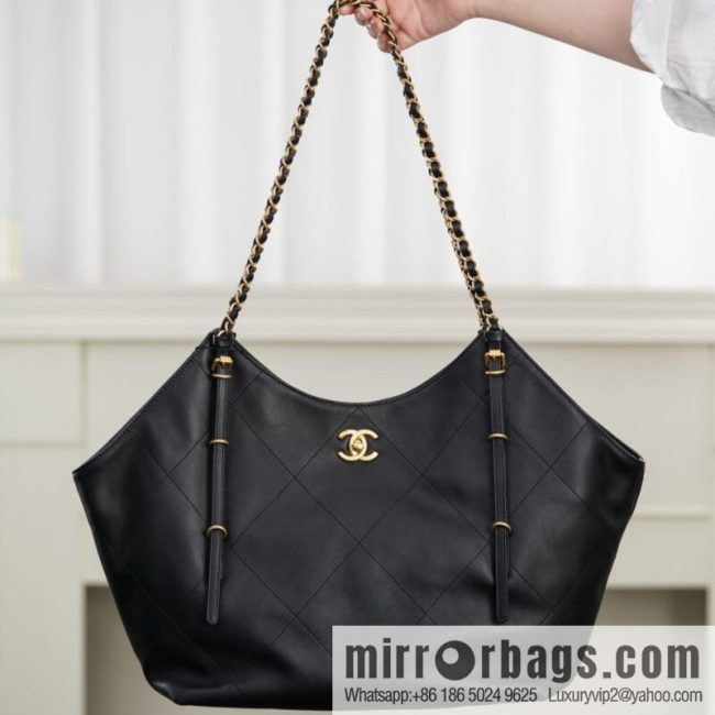 𝐂𝐇𝐀𝐍𝐄𝐋 𝟐𝟓𝐒 𝐆𝐃 same 𝐌𝐀𝐗𝐈 𝐓𝐨𝐭𝐞 black gold 🖤 large AS5466 B20565 94305