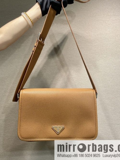 PRADA 🎉 new mailman bag 🎉 2VD075 🎉🎉 caramel color