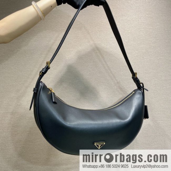 PRADA 🎉 New 🎉 1BC255 Underarm Bag 🎉🎉 Black
