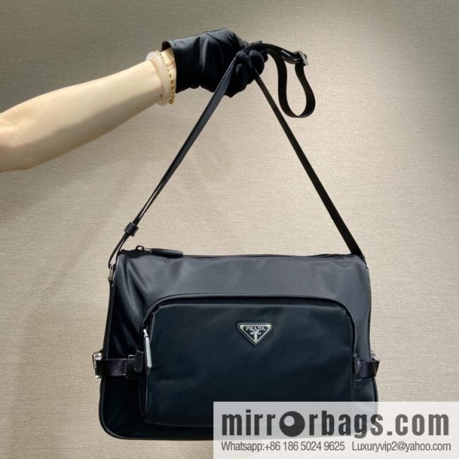 PRADA 🎉 new messenger bag 🎉🎉 2VH191 large🎉🎉
