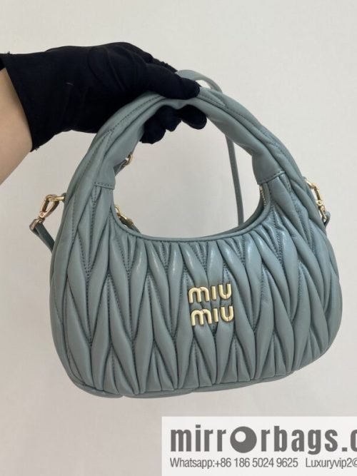 MIUMIU 𝐰𝐚𝐧𝐝𝐞𝐫 𝐡𝐨𝐛𝐨 handbag/messenger bag 5BB125 S 💕💕 haze blue