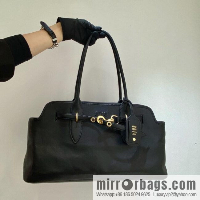 MIUMIU Aventure handbag 💕 new 💕 5BG310 💕💕 black