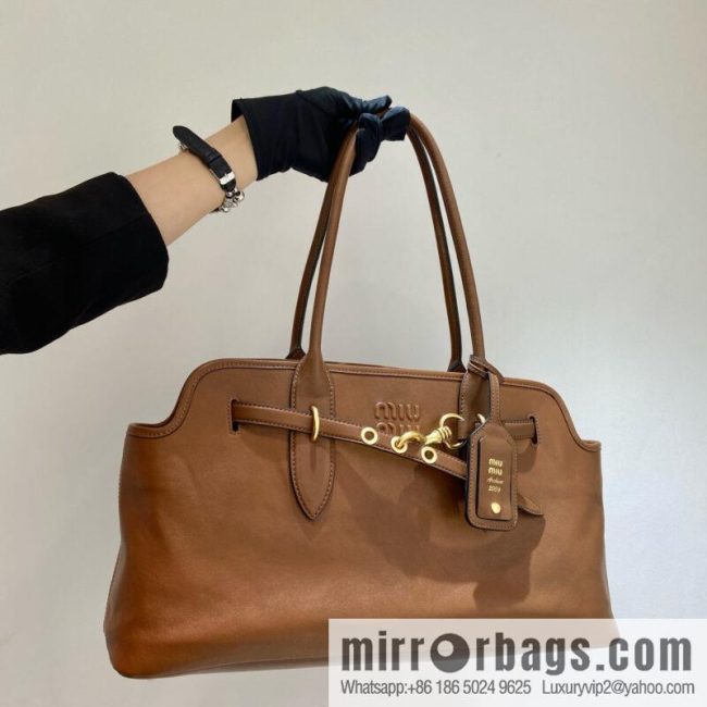 MIUMIU Aventure handbag 💕 new 💕 5BG310 💕💕 caramel color